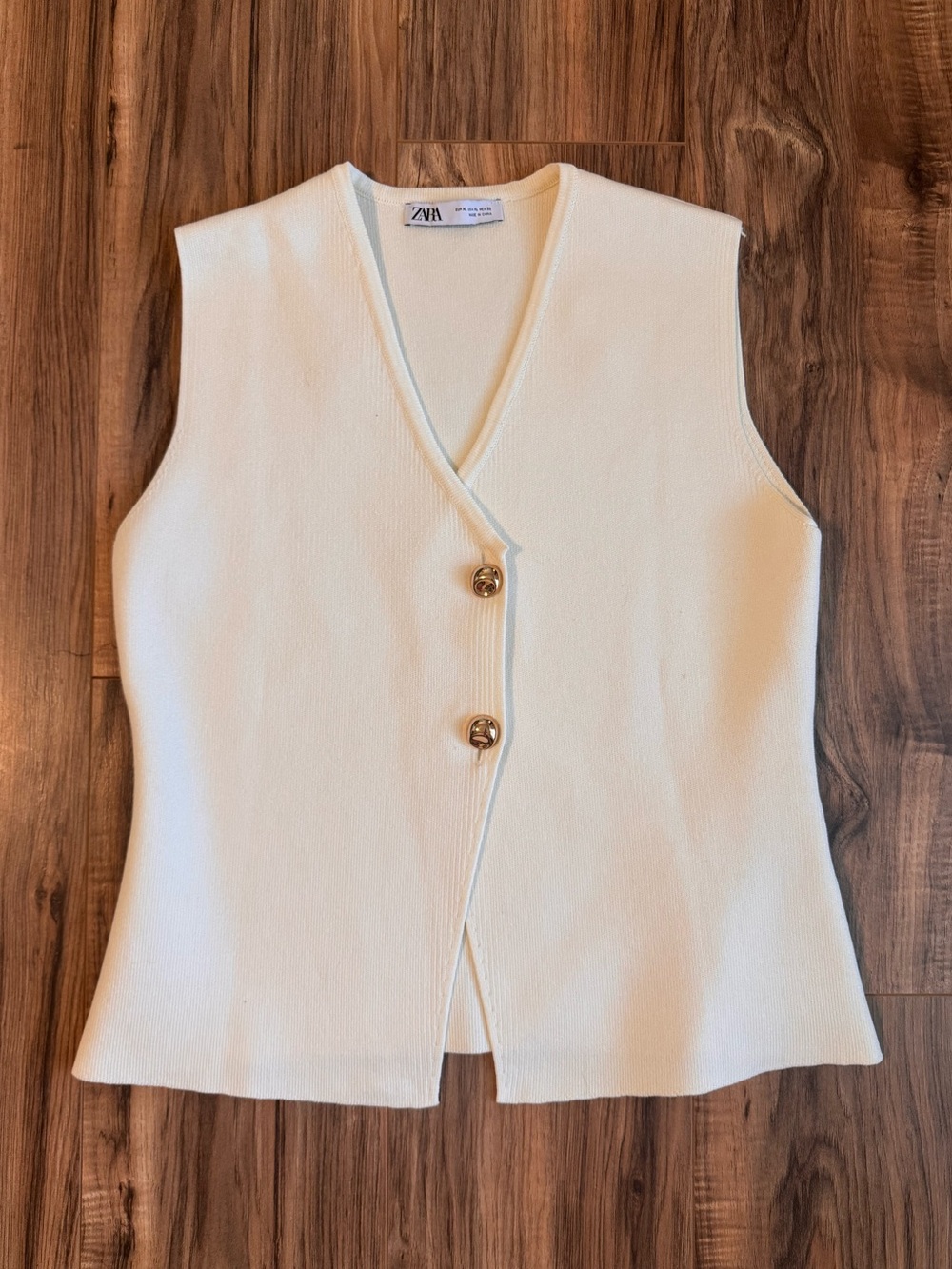 Zara Ivory Sleeveless Knit Button-Front Vest